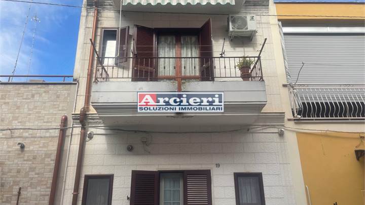 CASA INDIPENDENTE RISTRUTTURATA IN VENDITA 