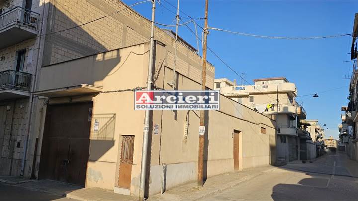 Investi nel futuro di Cerignola – Locale con area edificabile in zona Cittadella