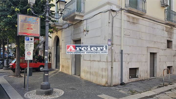 Locale commerciale angolare – Corso Garibaldi, Cerignola